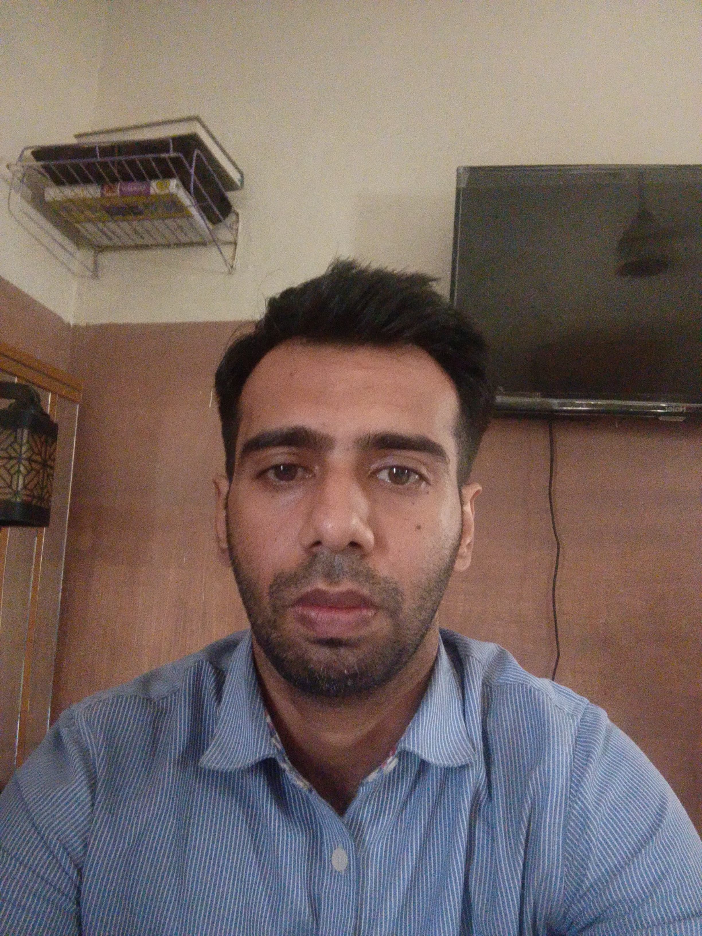 farooq shaikh's profile picture